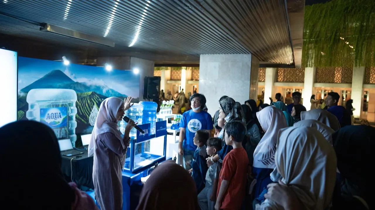 AQUA organized a religious lecture at Istiqlal Mosque, Jakarta