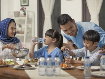4 Tips Mengajarkan Puasa untuk Anak