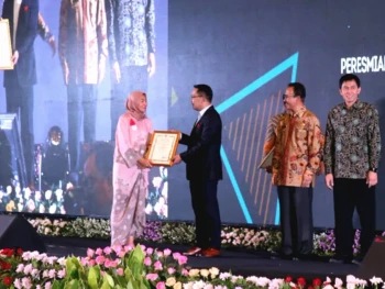 Peduli Masyarakat & Lingkungan, 7 Pabrik Danone-AQUA Terima Penghargaan dari Gubernur Jabar