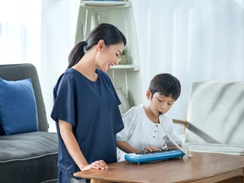 Pentingnya Hidrasi Sehat Pada Anak, Apa Saja Tipsnya?