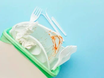 10 Ide Daur Ulang Sampah Plastik yang Unik!
