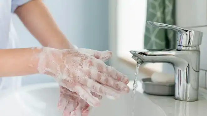 12 Cara Mencuci Tangan yang Benar Menurut WHO dengan Air Mengalir
