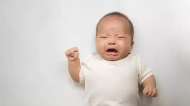 4 Tanda-Tanda bayi Alami Dehidrasi, Agar Tidak Demam