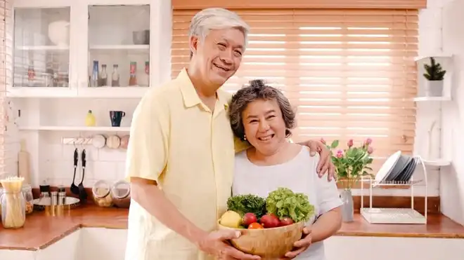 8 Makanan Sehat dan Bergizi untuk Lansia, Apa Saja?