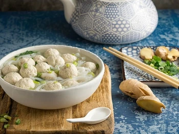 13 Rekomendasi Makanan saat Hujan yang Hangat dan Mengenyangkan