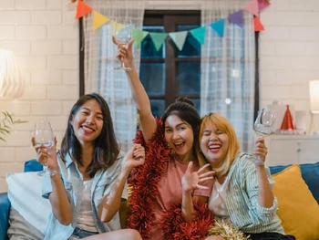 9 Permainan Seru untuk Menyambut Tahun Baru di Rumah