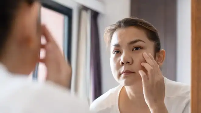 9 Cara Menghilangkan Kerutan di Wajah, Alami & Awet Muda!