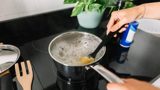 5 Alternatives to Cooking Oil for Healthier Dishes