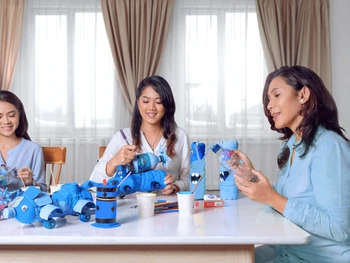 Here Are 7 Useful Crafts Made from Used AQUA Bottle Caps!
