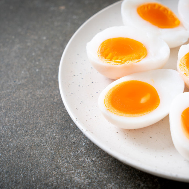 8 Essential Benefits of Egg Yolk for the Body