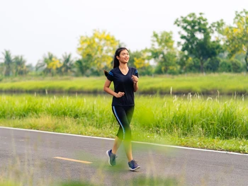 Benarkah Jogging Bisa Menambah Berat Badan? Ini Faktanya!