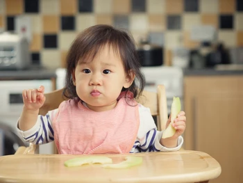 8 Recommended Fruits for 7-Month-Old Babies, Safe and Nutritious!