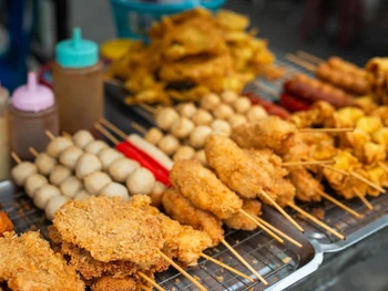 10 Most Popular Indonesian Street Foods to Try!