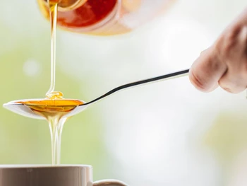 Drinking Honey with Warm Water: What Does It Do for Your Body?