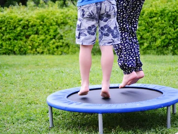 7 Manfaat Olahraga Trampolin yang Menyenangkan dan Seru