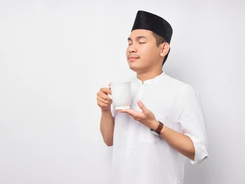 Rekomendasi Minuman Buka Puasa untuk Penderita Asam Lambung