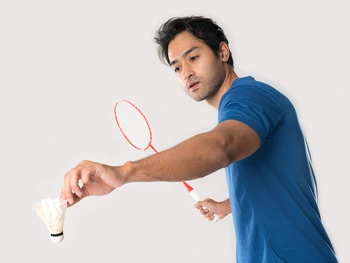 How to Execute a Forehand Shot in Badminton, Take Note!