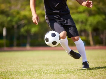 10 Teknik Dasar Sepak Bola yang Harus Dikuasai oleh Pemula