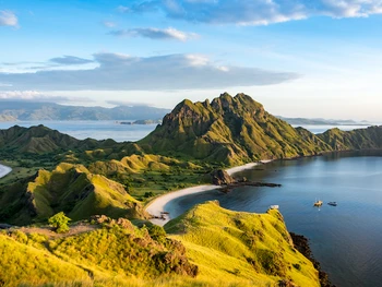 10 Rekomendasi Wisata Alam di Indonesia, Wajib Dikunjungi!
